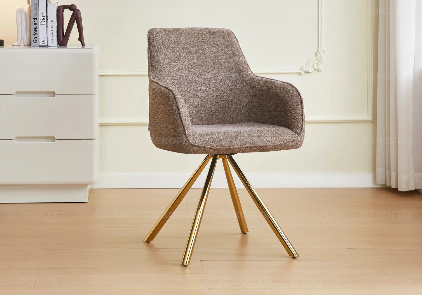 Fauteuil de table bouclée taupe pieds dorés - – Galerie du Mobilier - Vue 1