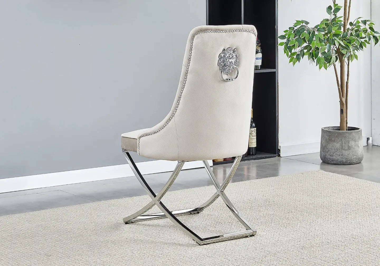 Chaises capitonnées taupes tête de lion GLADE (lot de 4) New Design