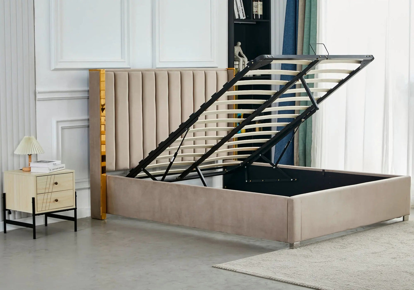Lit coffre velours taupe doré avec sommier – Galerie du Mobilier