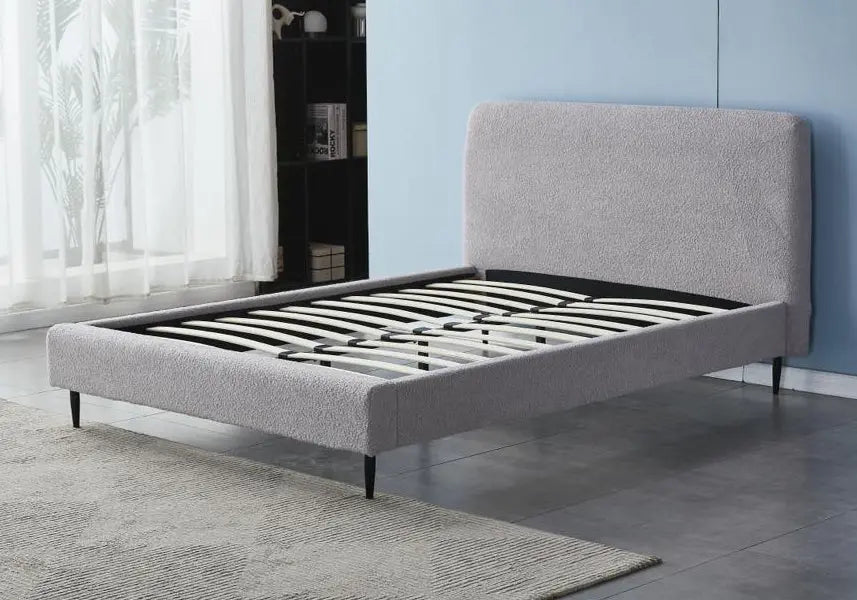 Lit en tissu bouclé gris – Galerie du Mobilier