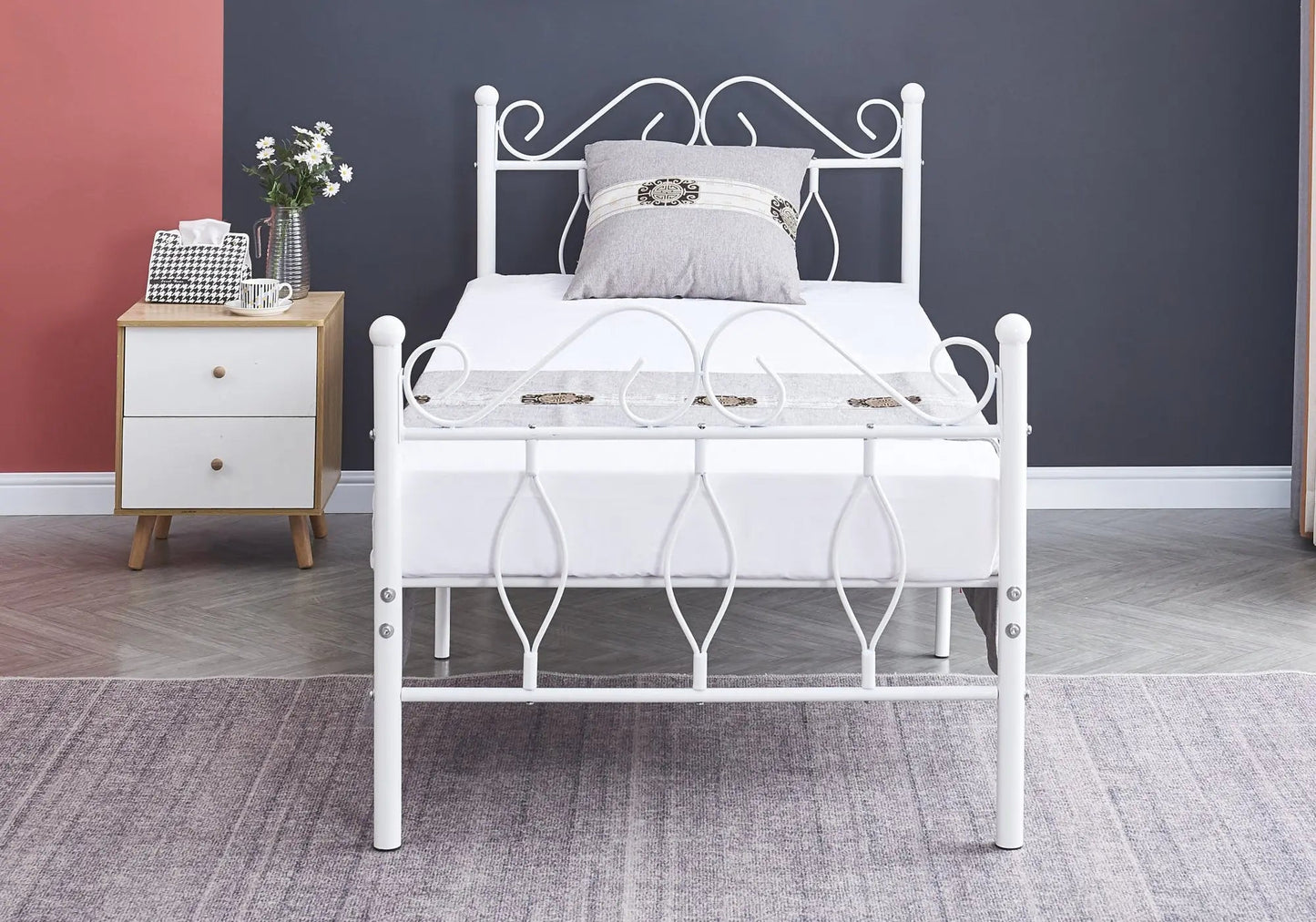 Lit métal blanc – Galerie du Mobilier