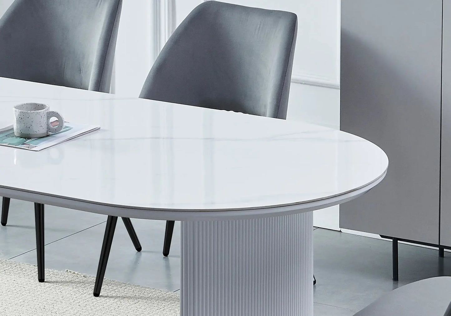 Table marbre et chaises noires gris JOSEPHINE Galerie du Mobilier