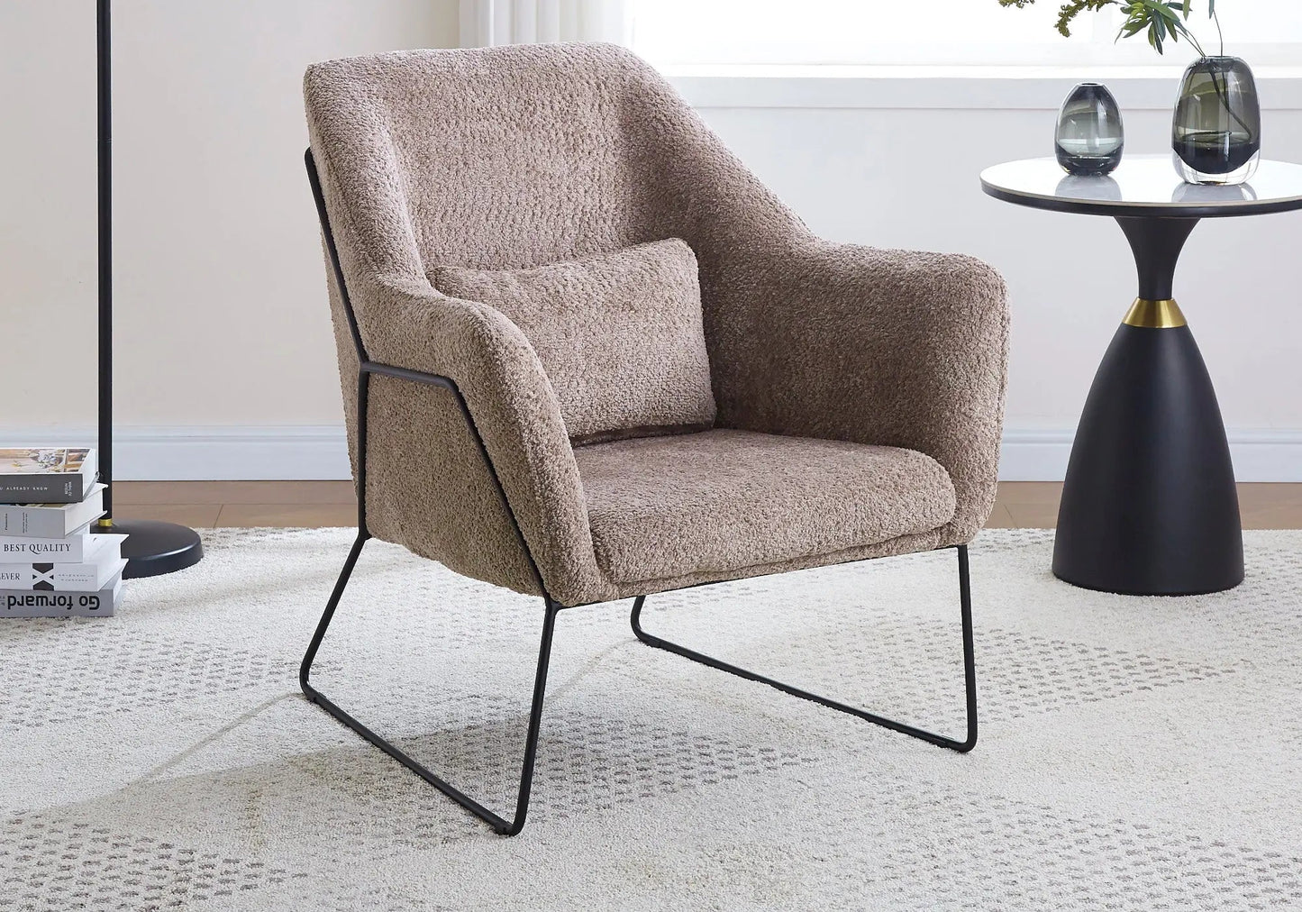 Fauteuil noir velours beige – Galerie du Mobilier