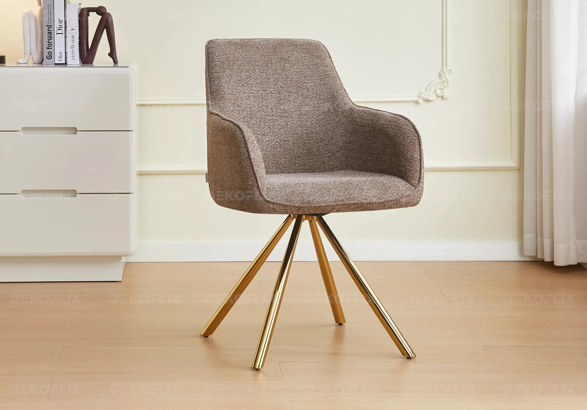 Fauteuil de table bouclée taupe pieds dorés - – Galerie du Mobilier - Vue 1