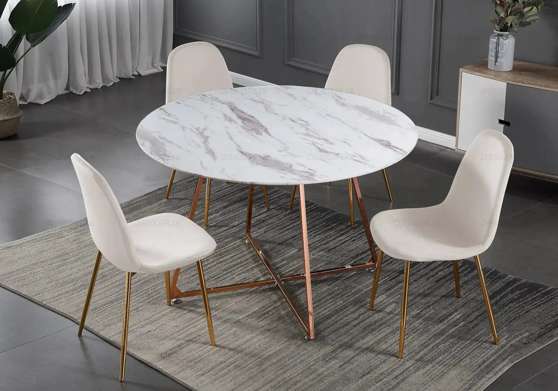 Table ronde marbre et 4 chaises or rose - Gina – Galerie du Mobilier - Vue 1