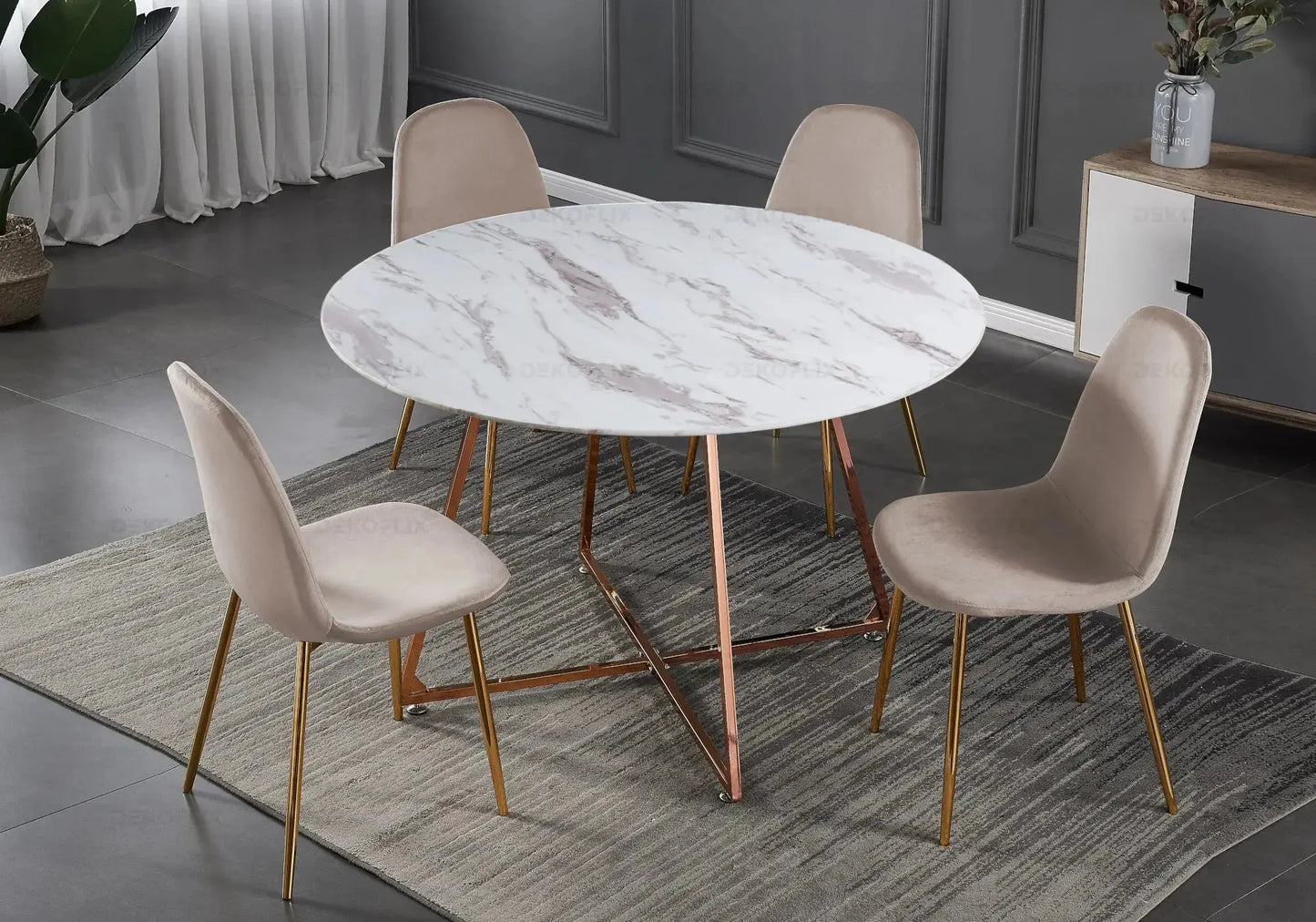 Table ronde marbre et 4 chaises or rose - Gina – Galerie du Mobilier
