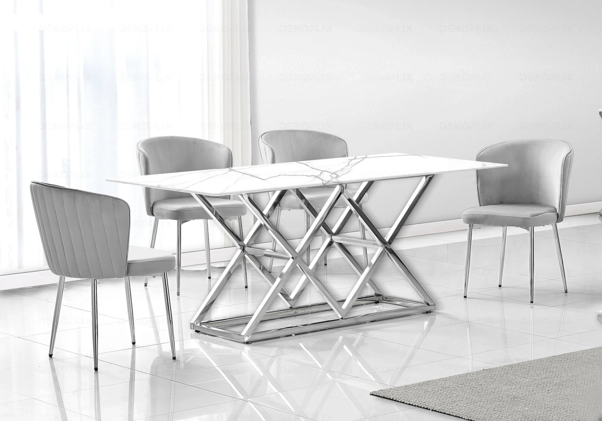 Table marbre blanc argent et chaises velours – – Galerie du Mobilier - Vue 1