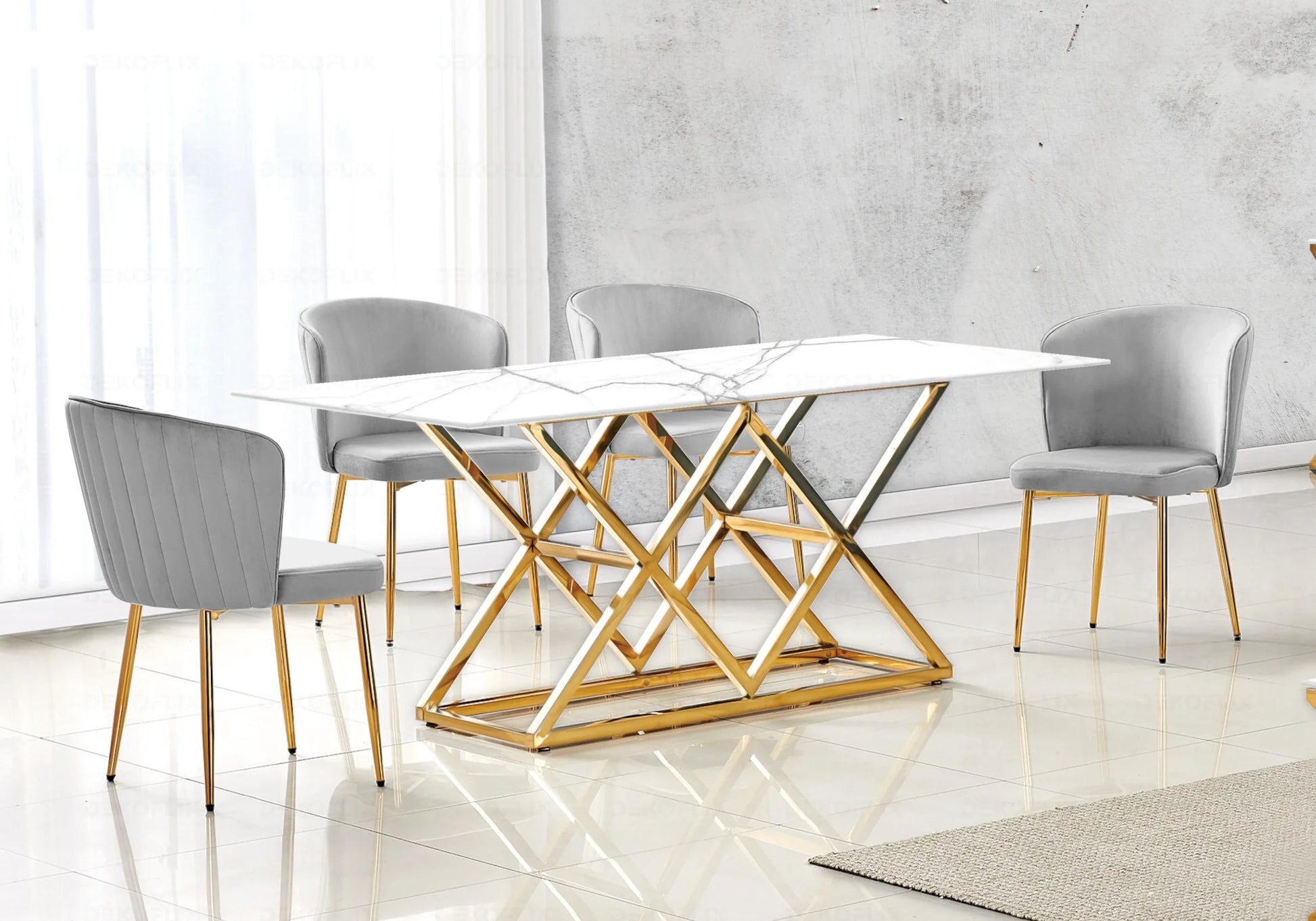 Table marbre blanc doré et chaises velours – – Galerie du Mobilier - Vue 1