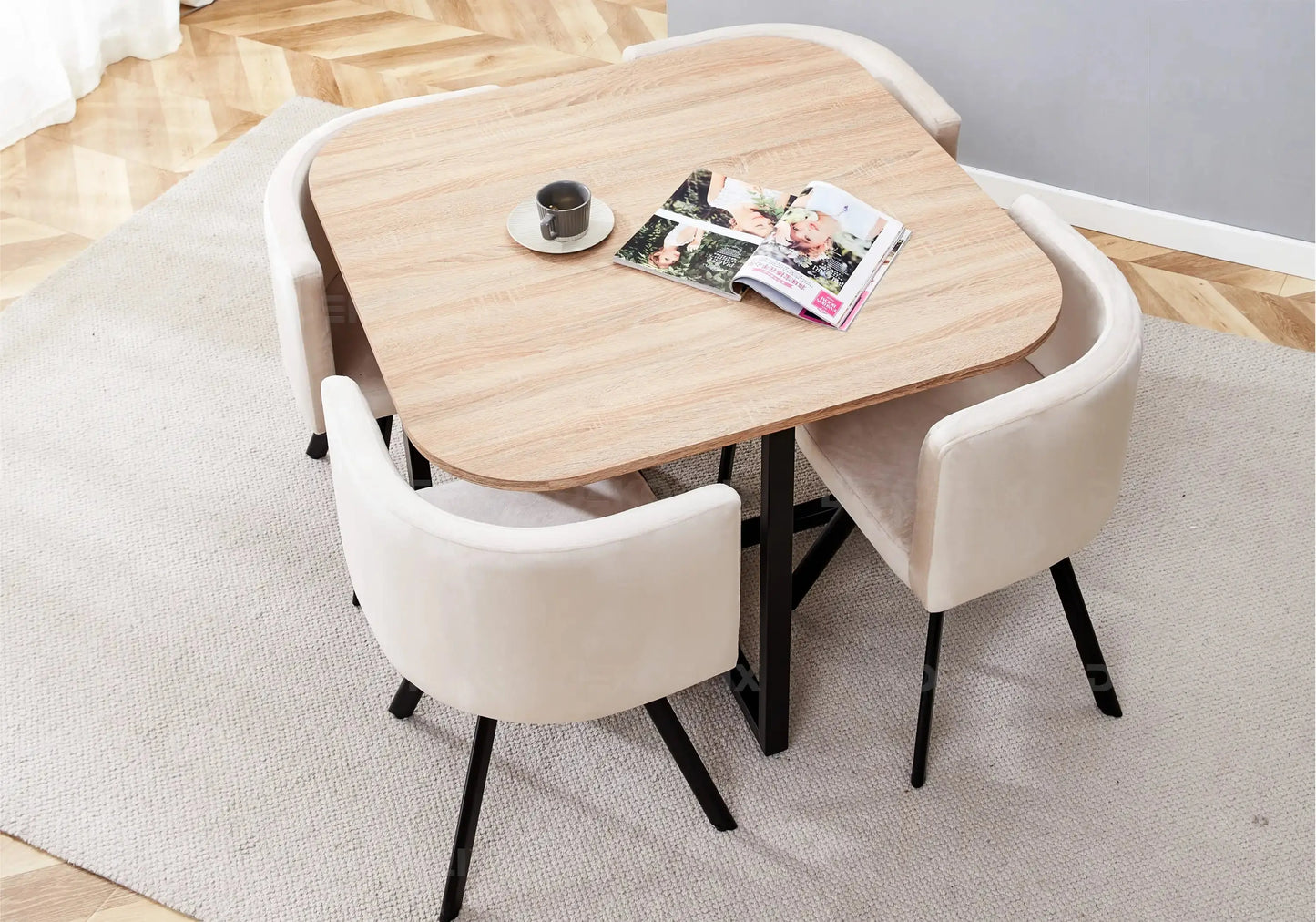 Ensemble table chêne et 4 chaises beige – Galerie du Mobilier