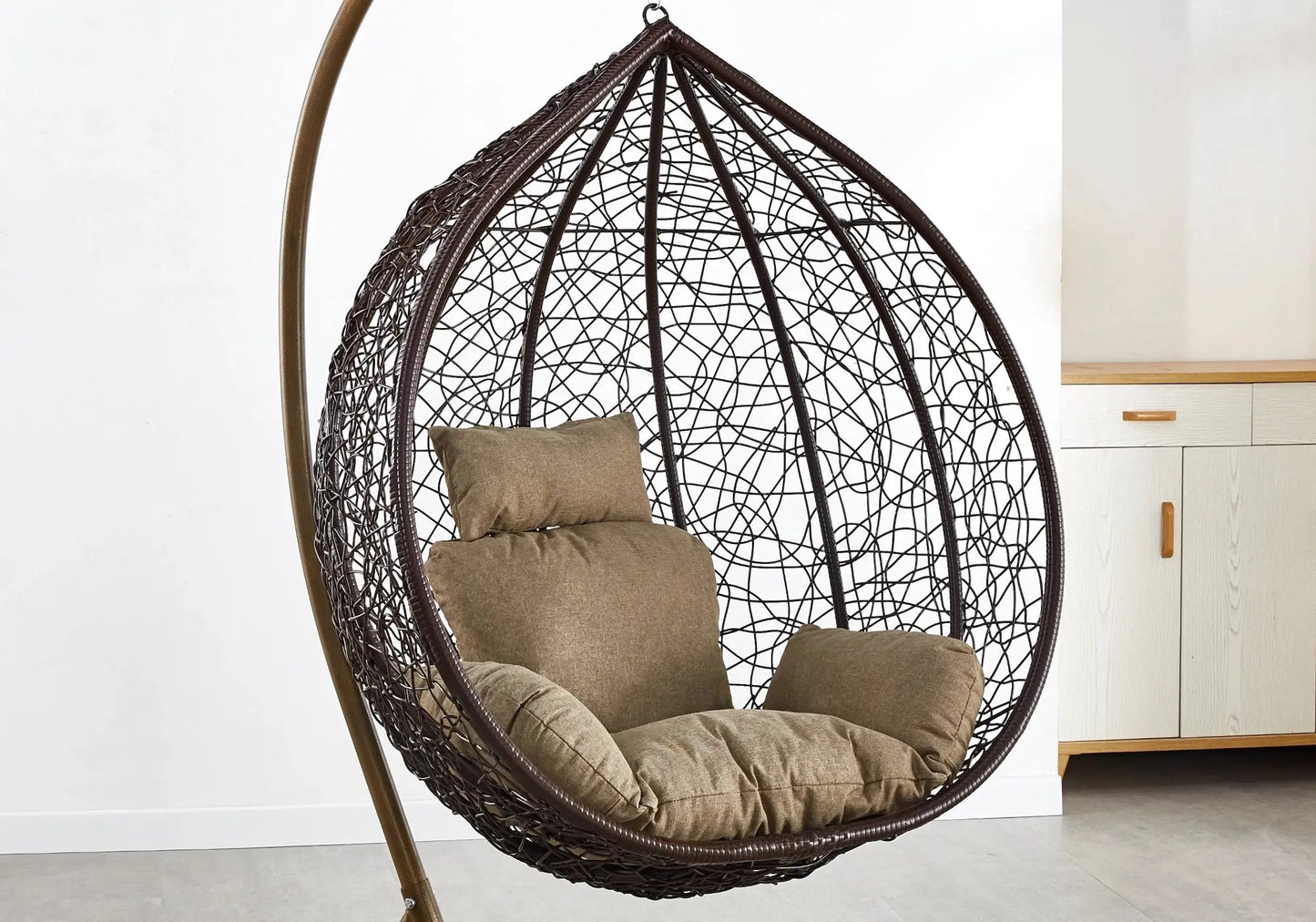 Fauteuil suspendu doré noir LYRA Galerie du Mobilier