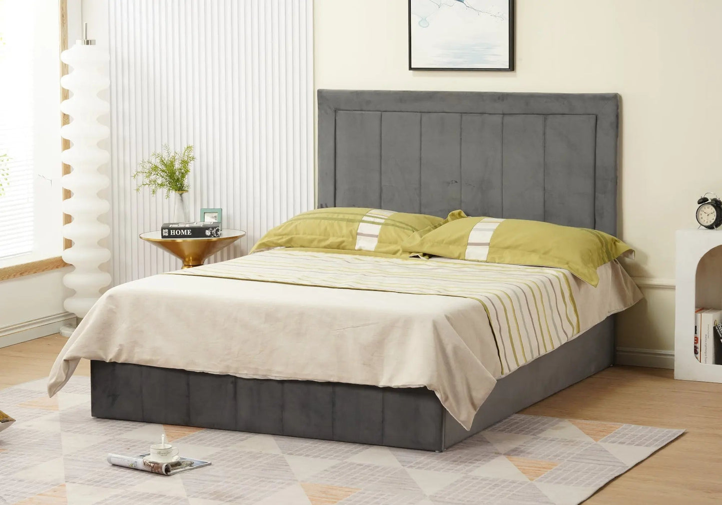 Lit capitonné en velours anthracite – Galerie du Mobilier