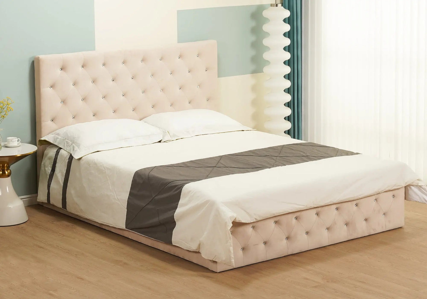Lit coffre capitonné beige – Galerie du Mobilier - Vue 1