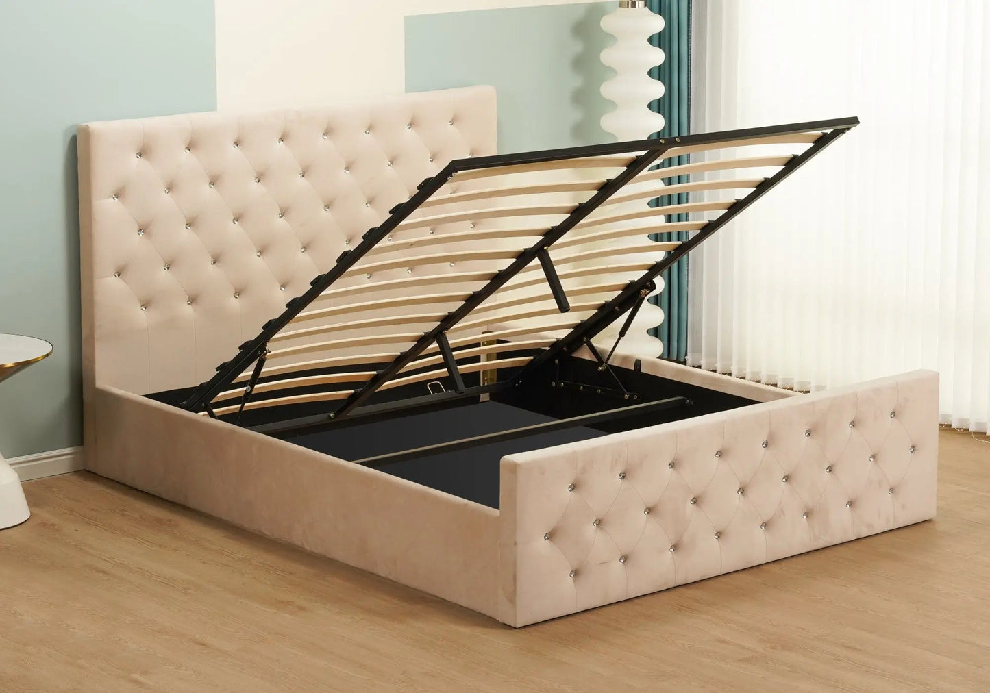 Lit coffre capitonné beige – Galerie du Mobilier