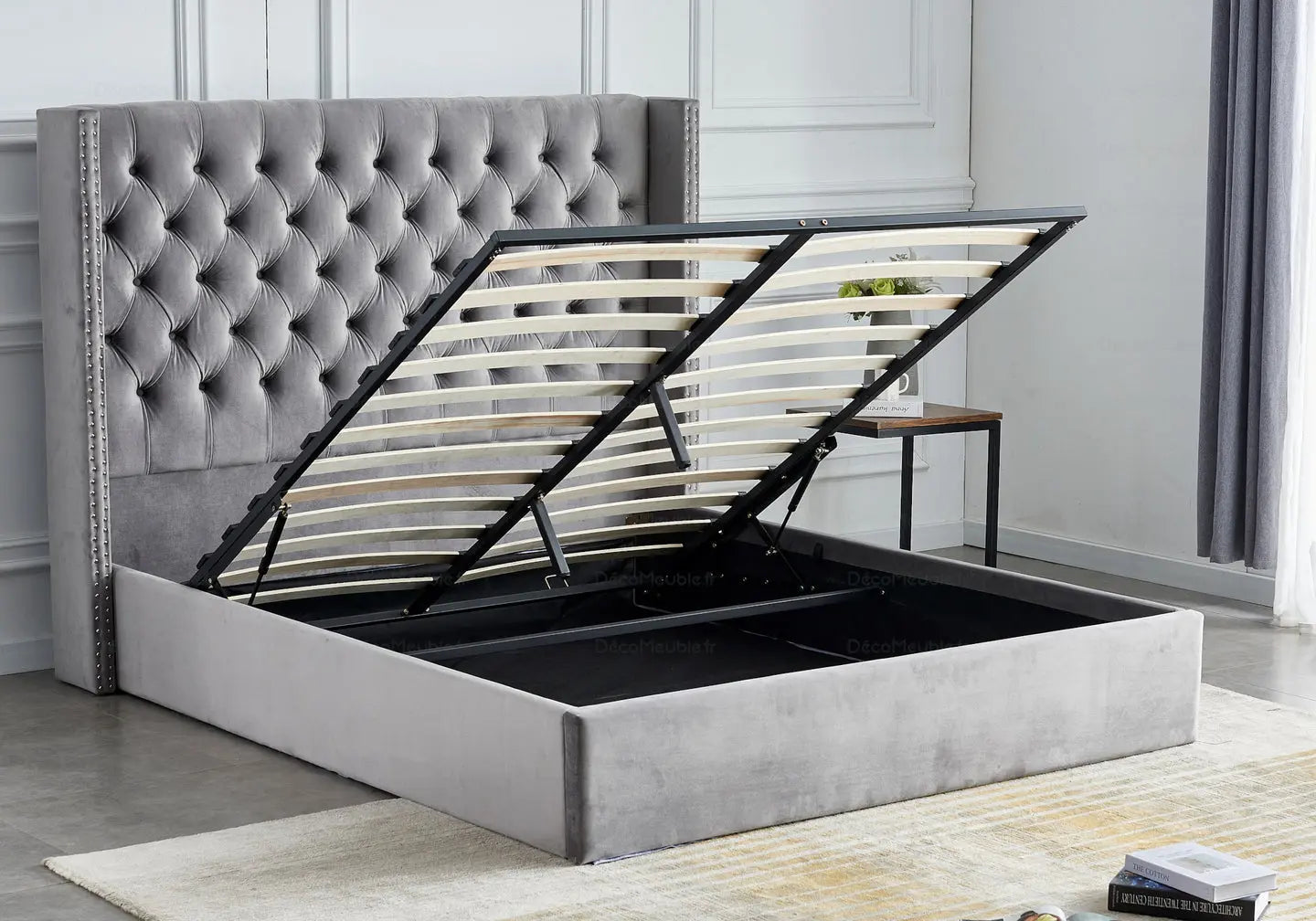 Lit coffre capitonné velours gris – Galerie du Mobilier - Vue 1