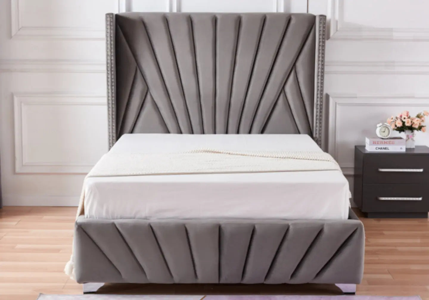 Lit king size velours gris – Galerie du Mobilier - Vue 1