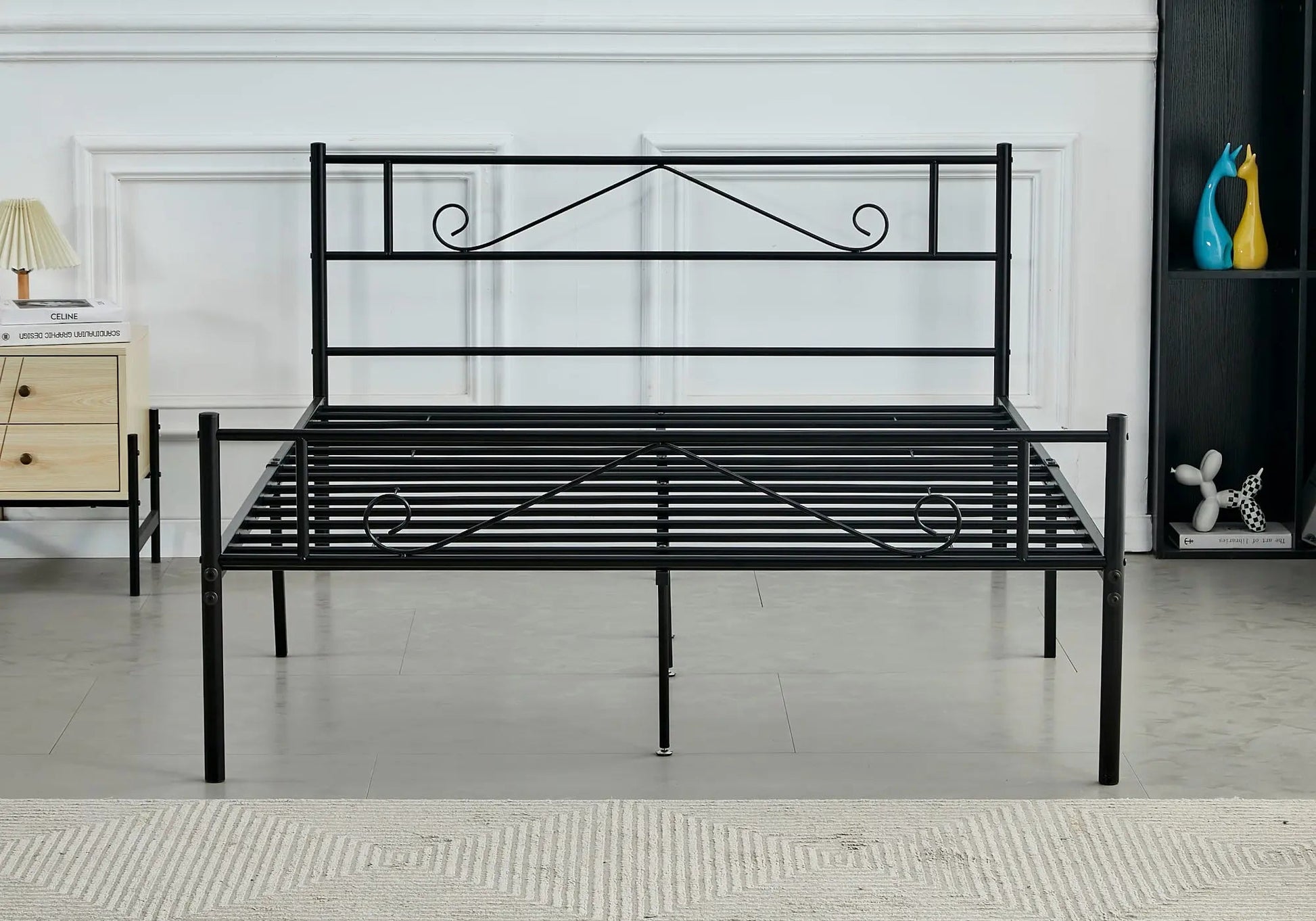Lit pas cher en métal noir MARIO Galerie du Mobilier