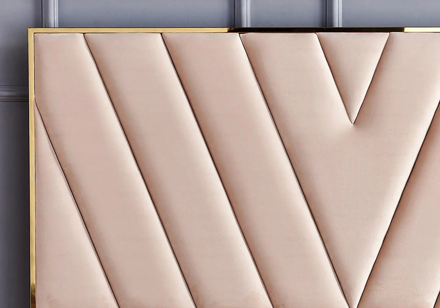 Lit velours beige design doré – Galerie du Mobilier