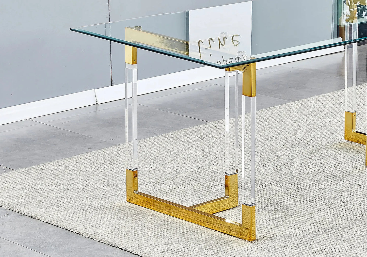 Table à manger dorée transparent NAEL Galerie du Mobilier