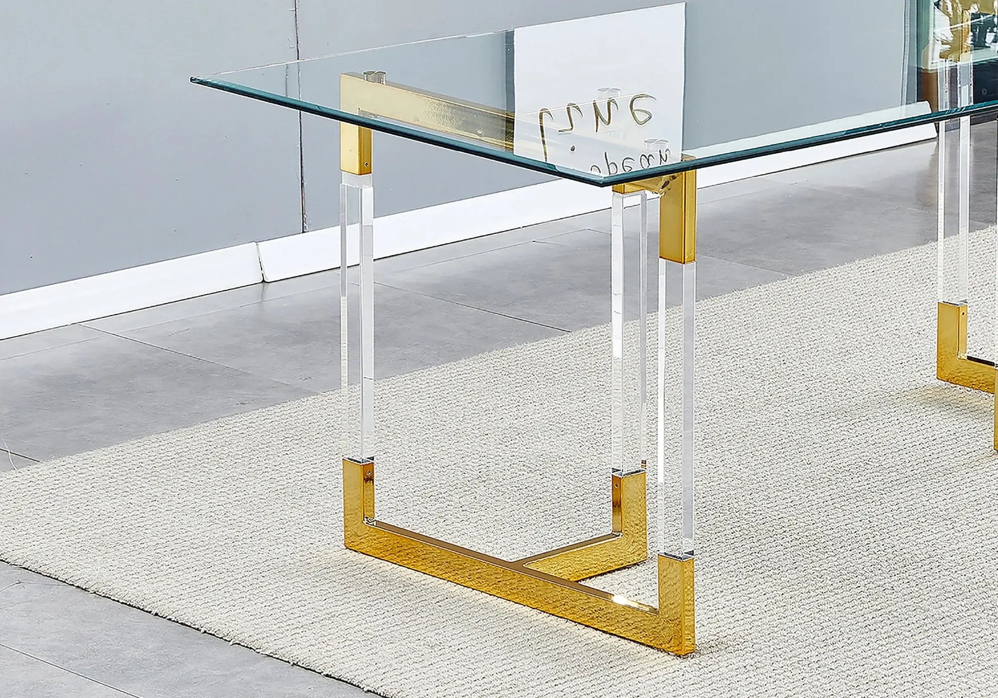 Table à manger dorée transparent NAEL Galerie du Mobilier