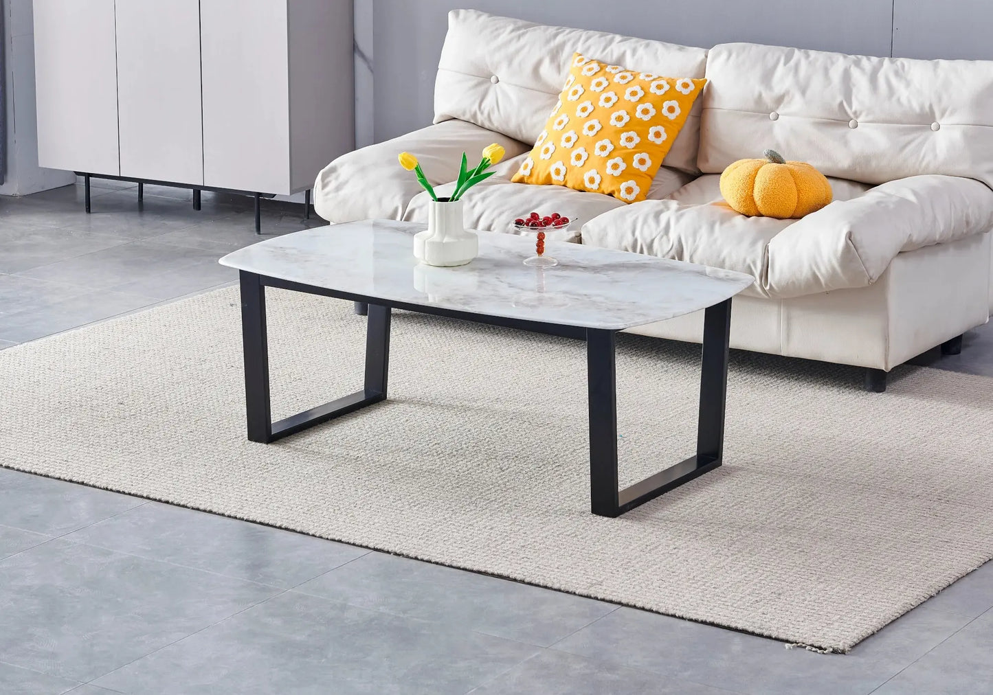 Table basse noire marbre beige – Galerie du Mobilier - Vue 1