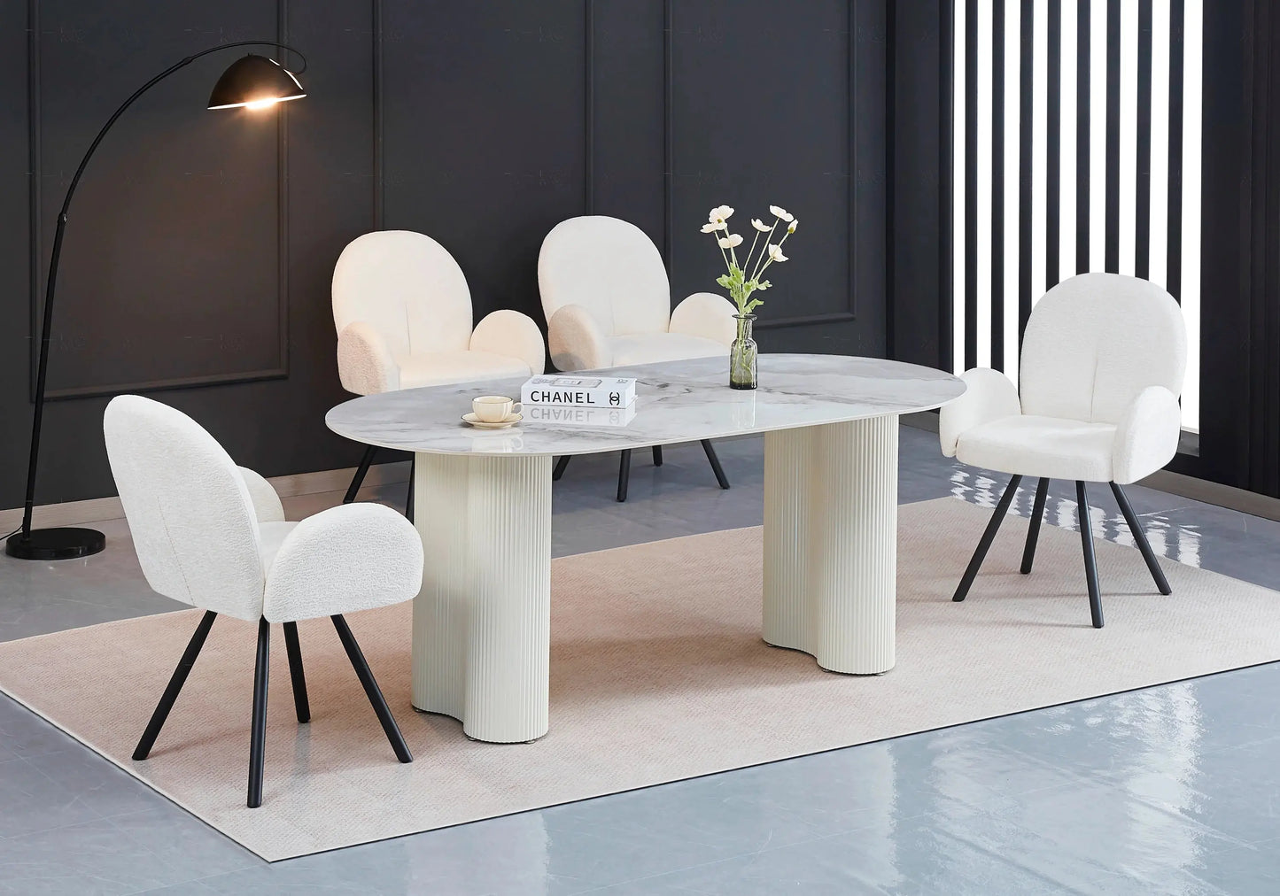 Table marbre céramique et chaises velours ecru – Galerie du Mobilier - Vue 1
