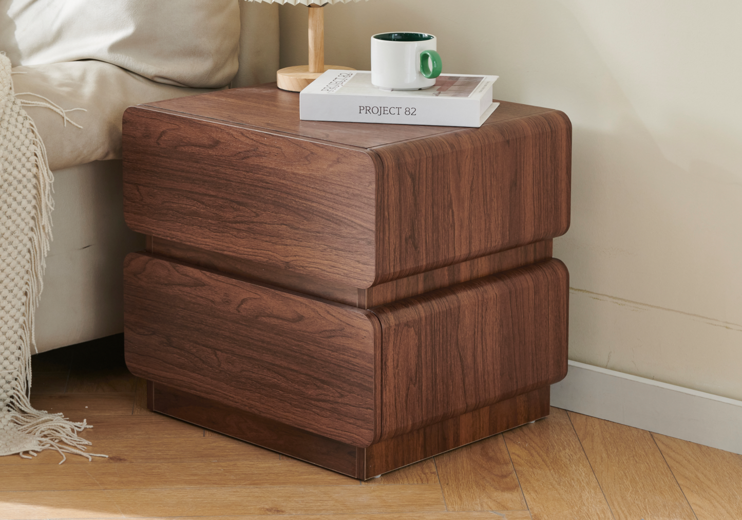 Table de chevet arrondie bois noyer – Duna – Galerie du Mobilier - Vue 1